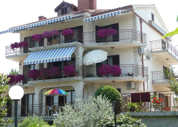 Appartement With A Parking Space Malinska, Krk - 19296 Malinska
